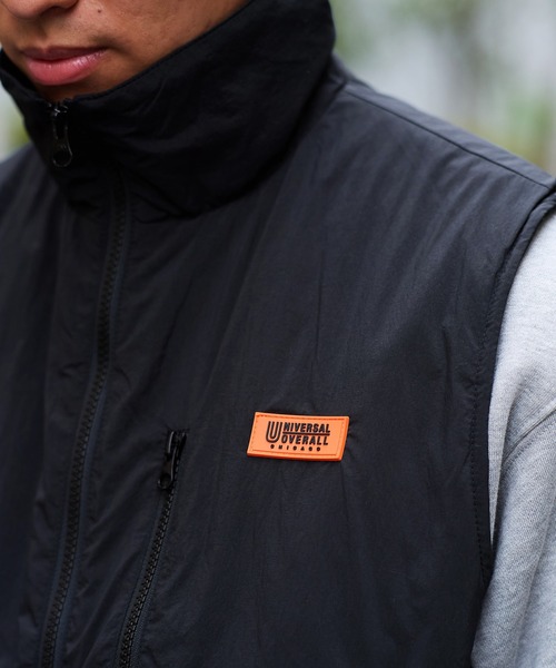 UNIVERSAL OVERALL（ユニバーサルオーバーオール）の「INSULATION ZIPUP VEST（ベスト・メンズ・ベージュ/ライトブルーグレー/ブラック・MEDIUM/LARGE）」の6枚目の写真