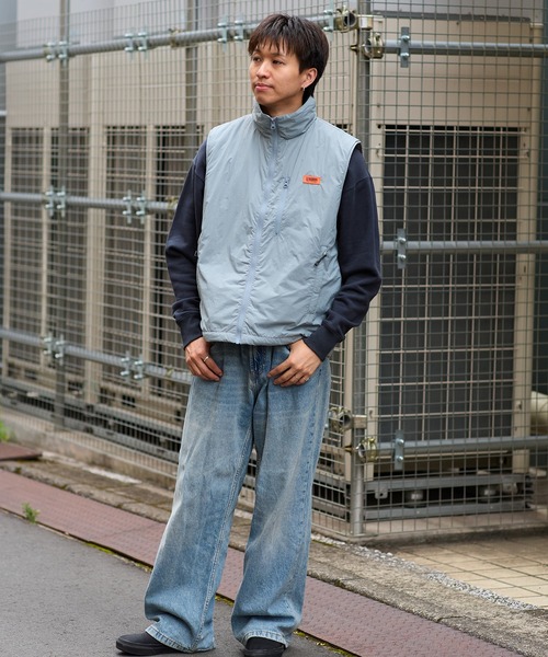UNIVERSAL OVERALL（ユニバーサルオーバーオール）の「INSULATION ZIPUP VEST（ベスト・メンズ・ベージュ/ライトブルーグレー/ブラック・MEDIUM/LARGE）」の18枚目の写真