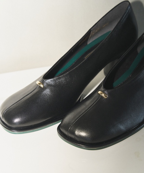 GRISE（グリーズ）の「GRISE6cmレザーオブリークハイバンプパンプス（パンプス・レディース・ブラック/アイボリー/ボルドー・25cm/22cm/22.5cm/23cm/23.5cm/24cm/24.5cm）」の5枚目の写真