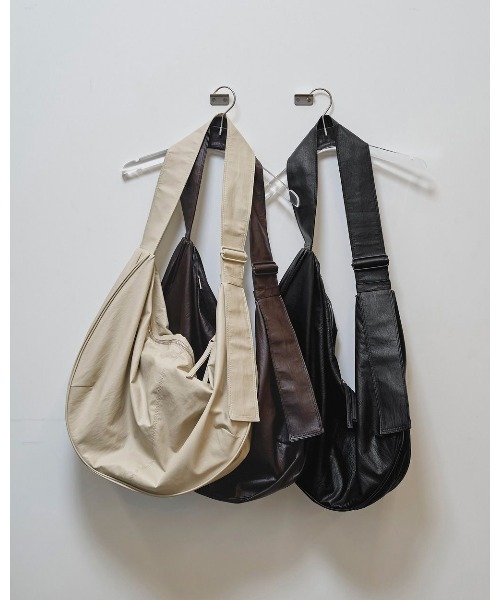 TODAYFUL(トゥデイフル)の「TODAYFUL Ecoleather Shoulder Bag 12521019(ショルダーバッグ・レディース・ブラウン/ブラック/オフホワイト・FREE)」の15枚目の写真