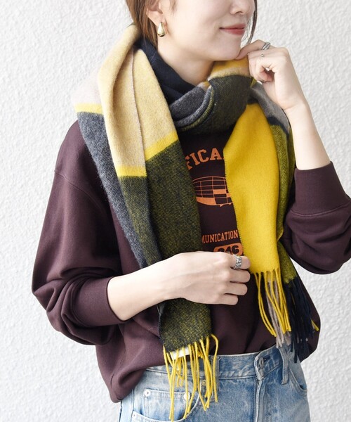 SHIPS any（シップス エニィ）の「SHIPS any: ウール チェック ストール（ストール/ショール・レディース・ブルー/ライトグレー/イエロー・ONE SIZE）」の8枚目の写真