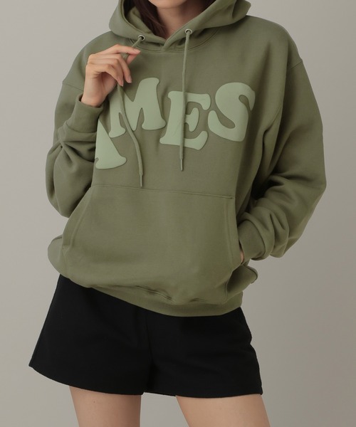 AMESWORLDWIDE（アメスワールドワイド）の「【UNISEX】AMES WORLDWIDE ／BIG TYPOフーディー（パーカー・レディース・ブラック/グレー/カーキ・MEDIUM/SMALL/LARGE）」の3枚目の写真