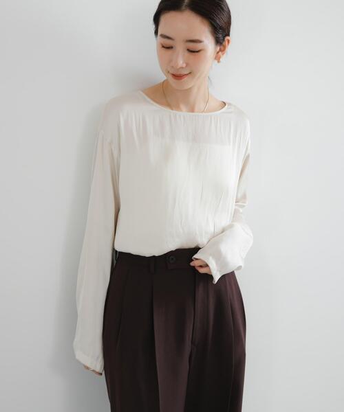 URBAN RESEARCH(アーバンリサーチ)の「ヴィンテージサテンTシャツブラウス(シャツ/ブラウス・レディース・ブラック/オフホワイト・FREE)」の4枚目の写真