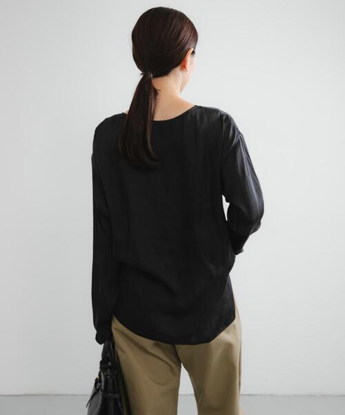 URBAN RESEARCH(アーバンリサーチ)の「ヴィンテージサテンTシャツブラウス(シャツ/ブラウス・レディース・ブラック/オフホワイト・FREE)」の20枚目の写真