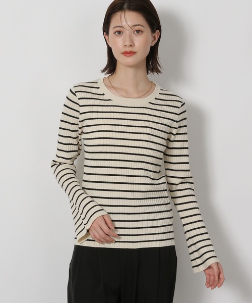 LAKOLE(ラコレ)の「12ゲージ袖配色ニット / 575972(ニット/セーター・レディース・モカ/ホワイト×ブラック/ブラック/ブルー・FREE)」の8枚目の写真