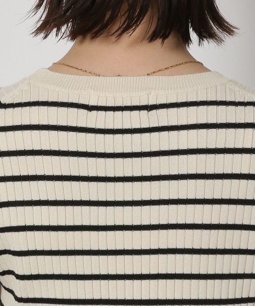 LAKOLE(ラコレ)の「12ゲージ袖配色ニット / 575972(ニット/セーター・レディース・モカ/ホワイト×ブラック/ブラック/ブルー・FREE)」の15枚目の写真