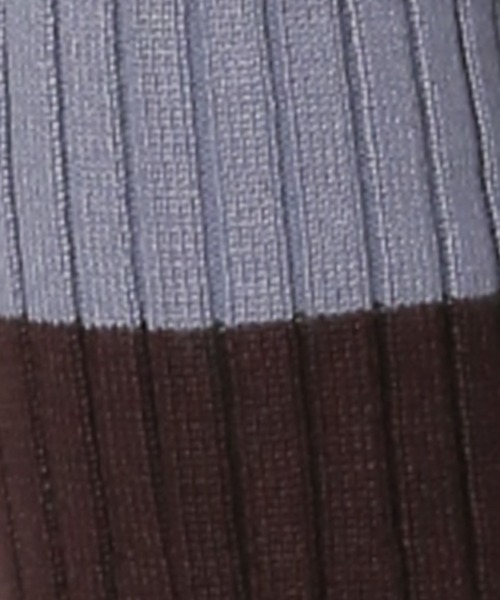 LAKOLE(ラコレ)の「12ゲージ袖配色ニット / 575972(ニット/セーター・レディース・モカ/ホワイト×ブラック/ブラック/ブルー・FREE)」の22枚目の写真