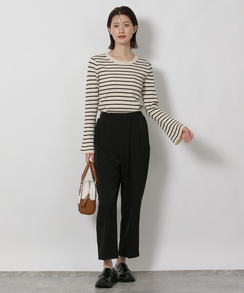 LAKOLE(ラコレ)の「12ゲージ袖配色ニット / 575972(ニット/セーター・レディース・モカ/ホワイト×ブラック/ブラック/ブルー・FREE)」の5枚目の写真