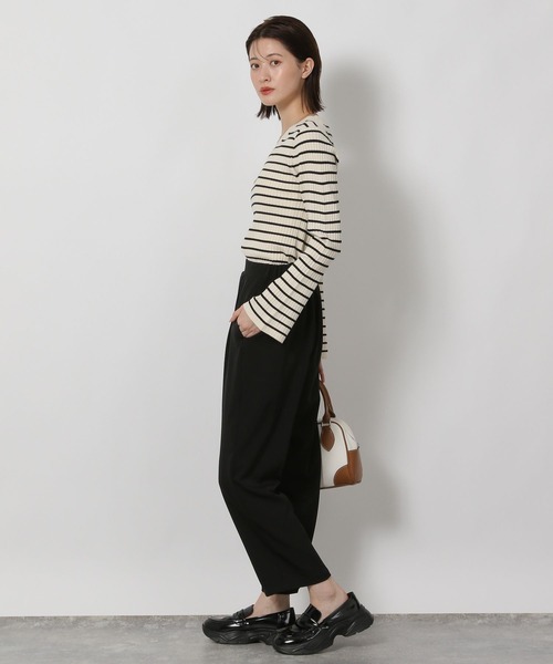 LAKOLE(ラコレ)の「12ゲージ袖配色ニット / 575972(ニット/セーター・レディース・モカ/ホワイト×ブラック/ブラック/ブルー・FREE)」の6枚目の写真