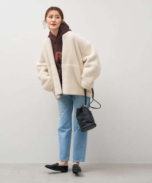 MICA&DEAL(マイカ&ディール)の「リバーシブルノーカラーボアコート(ノーカラーコート・レディース・オフホワイト/チャコールグレー/ブラウン・FREE)」の5枚目の写真