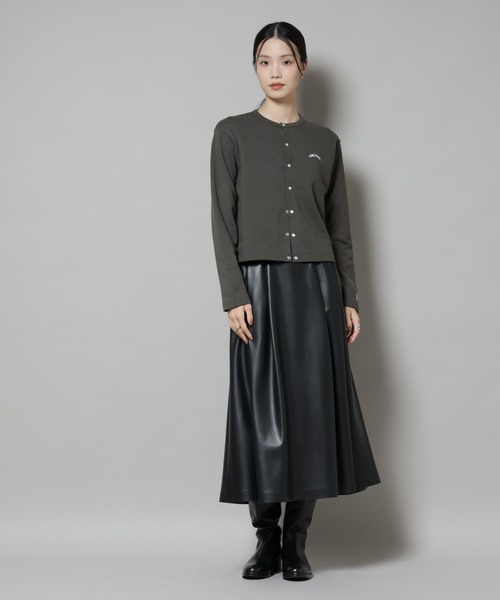 ORCIVAL（オーシバル）の「ORCIVAL/CREW NECK CARDIGAN（カーディガン/ボレロ・レディース・ダークグレー/ベージュ系その他・2）」の18枚目の写真