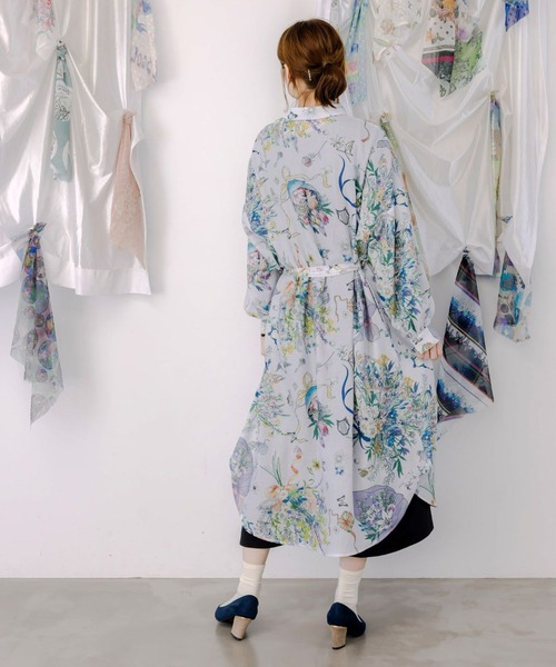 ScoLar（スカラー）の「ScoLar(スカラー) 星座と花束柄シャツワンピース（シャツワンピース・レディース・ブラック/グレー・MEDIUM）」の5枚目の写真