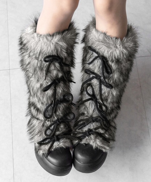 me+em select(ミームセレクト)の「【 2color 】ボリュームフェイクファーレースアップロングブーツ / volume fake fur laceup long boots(ブーツ・レディース・ブラック/ブラウン・36/37/40/38/39)」の1枚目の写真
