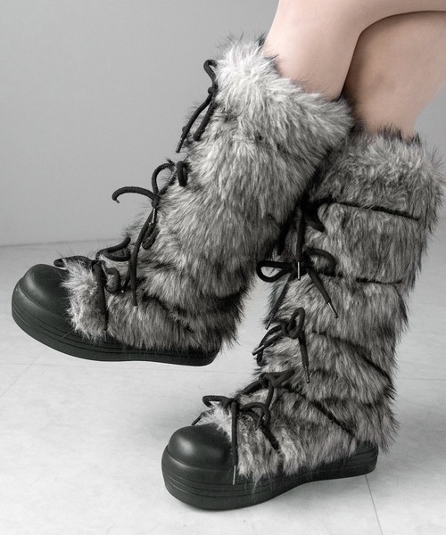 me+em select(ミームセレクト)の「【 2color 】ボリュームフェイクファーレースアップロングブーツ / volume fake fur laceup long boots(ブーツ・レディース・ブラック/ブラウン・36/37/40/38/39)」の13枚目の写真