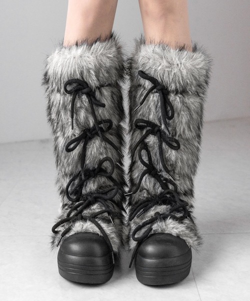 me+em select(ミームセレクト)の「【 2color 】ボリュームフェイクファーレースアップロングブーツ / volume fake fur laceup long boots(ブーツ・レディース・ブラック/ブラウン・36/37/40/38/39)」の16枚目の写真