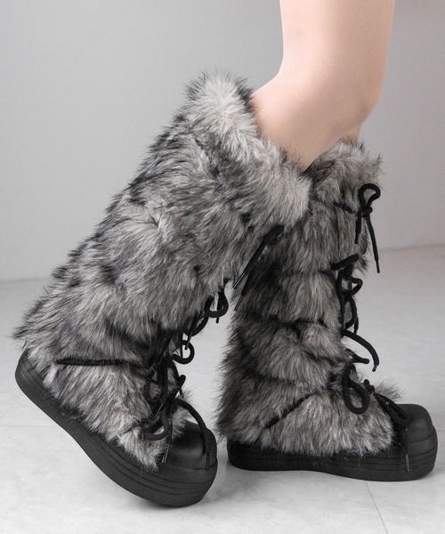 me+em select(ミームセレクト)の「【 2color 】ボリュームフェイクファーレースアップロングブーツ / volume fake fur laceup long boots(ブーツ・レディース・ブラック/ブラウン・36/37/40/38/39)」の18枚目の写真