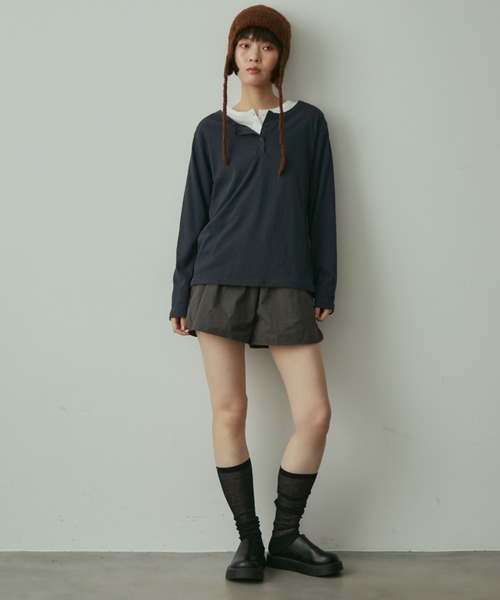 full/fill.(フルフィル)の「henly neck loose T / ヘンリーネックルーズT(Tシャツ/カットソー・レディース・ネイビー/オフホワイト・FREE)」の9枚目の写真