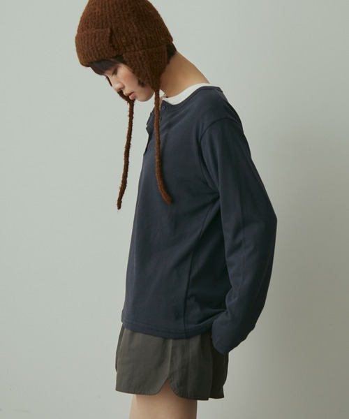 full/fill.(フルフィル)の「henly neck loose T / ヘンリーネックルーズT(Tシャツ/カットソー・レディース・ネイビー/オフホワイト・FREE)」の11枚目の写真