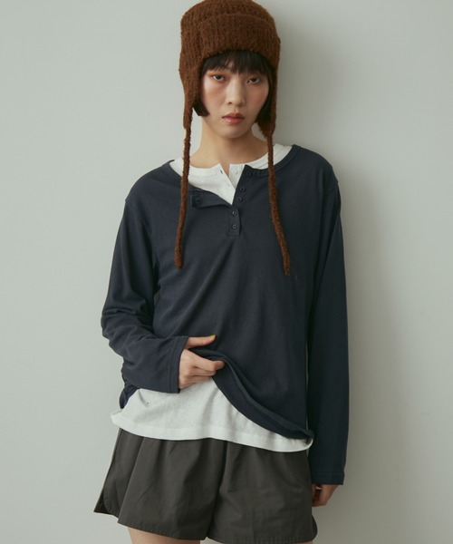 full/fill.(フルフィル)の「henly neck loose T / ヘンリーネックルーズT(Tシャツ/カットソー・レディース・ネイビー/オフホワイト・FREE)」の8枚目の写真