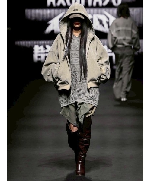 AJOBYAJO（アジョバイアジョ）の「AJOBYAJO/アジョバイアジョ/Total Logo Needle Sweater（ニット/セーター・レディース・カーキ・XL/L）」の3枚目の写真