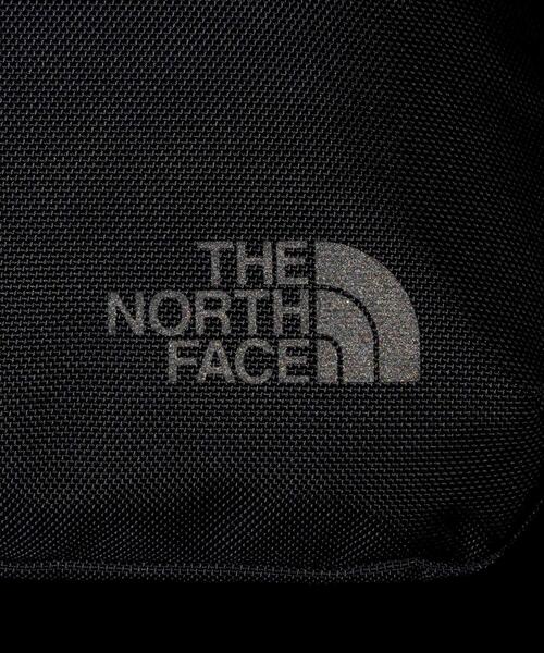 THE NORTH FACE（ザノースフェイス）の「THE NORTH FACE　Shuttle Shoulder Pouch（ショルダーバッグ・メンズ・ブラック・ONE）」の7枚目の写真