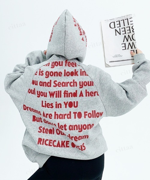 Dalfwin(ダールフィン)の「韓国ファッション RICECAKEレッドバックロゴフーディー(パーカー・レディース・グレー・FREE)」の13枚目の写真