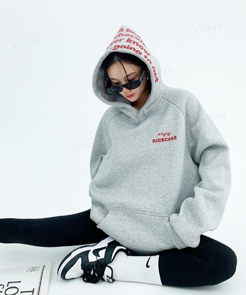 Dalfwin(ダールフィン)の「韓国ファッション RICECAKEレッドバックロゴフーディー(パーカー・レディース・グレー・FREE)」の9枚目の写真