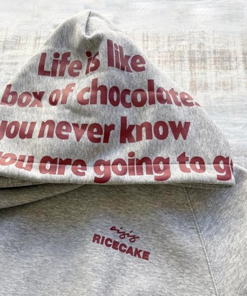 Dalfwin(ダールフィン)の「韓国ファッション RICECAKEレッドバックロゴフーディー(パーカー・レディース・グレー・FREE)」の6枚目の写真