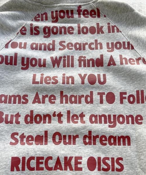 Dalfwin(ダールフィン)の「韓国ファッション RICECAKEレッドバックロゴフーディー(パーカー・レディース・グレー・FREE)」の5枚目の写真