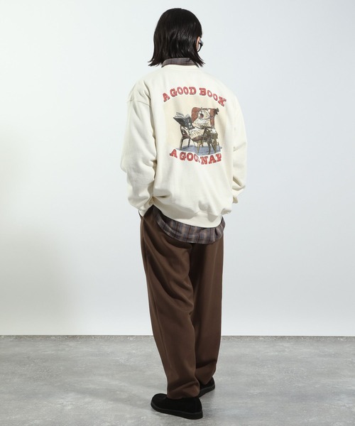 BAYFLOW（ベイフロー）の「≪新色登場・WEB限定カラーあり≫ヴィンテージライクアニマルスウェット［ユニセックス］（スウェット・メンズ・チャコール/オフホワイト/グリーン/ブラウン/ホワイト系その他/レッド/ブラック系その他/ネイビー/イエロー/ピンク/カーキ・MEDIUM/LARGE）」の16枚目の写真