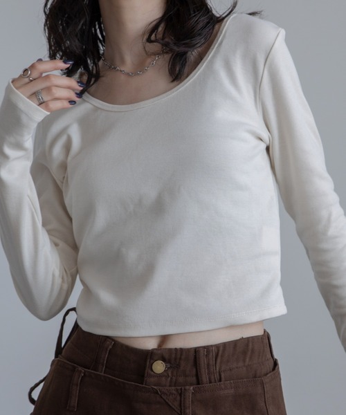 VACANCY(ヴァカンシー)の「ざっくりUネッククロップド丈トップス(Tシャツ/カットソー・レディース・アイボリー/ブラック/ブラウン/チャコールグレー・FREE)」の18枚目の写真