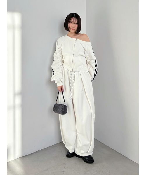 SNIDEL（スナイデル）の「【SNIDEL/NUTMEG】オフショルジップロゴプルオーバー（スウェット・レディース・グレー/ホワイト/ピンク・F）」の7枚目の写真