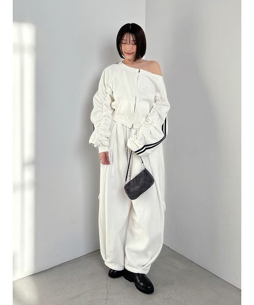 SNIDEL（スナイデル）の「【SNIDEL/NUTMEG】オフショルジップロゴプルオーバー（スウェット・レディース・グレー/ホワイト/ピンク・F）」の10枚目の写真