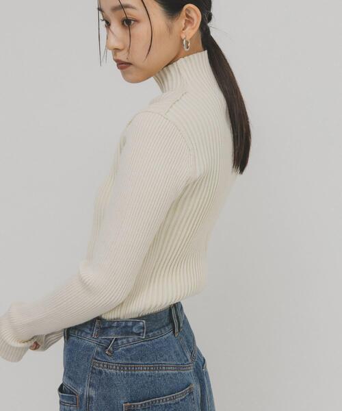 KBF（ケイビーエフ）の「illi　ランダムRIBハイネックニット（ニット/セーター・レディース・ブルー系その他/レッド系その他/グレー系その他/ホワイト系その他・ONE）」の22枚目の写真