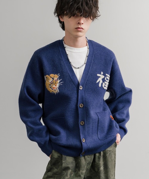 KRIFF MAYER（クリフメイヤー）の「KRIFF MAYER クリフメイヤー もちのび虎刺繍Vネックニットカーディガン 2523100（カーディガン/ボレロ・メンズ・ブルー/ブラック/ベージュ/カーキ・XL/L/M）」の17枚目の写真