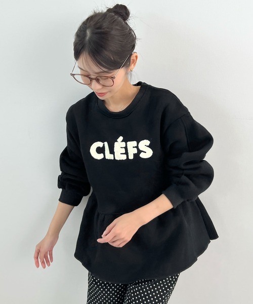 Futier land（フューティアランド）の「【新色追加】CLEFSロゴフリル裏起毛スウェット（スウェット・レディース・ネイビー/ブラック/クリーム/杢グレー・FREE）」の2枚目の写真