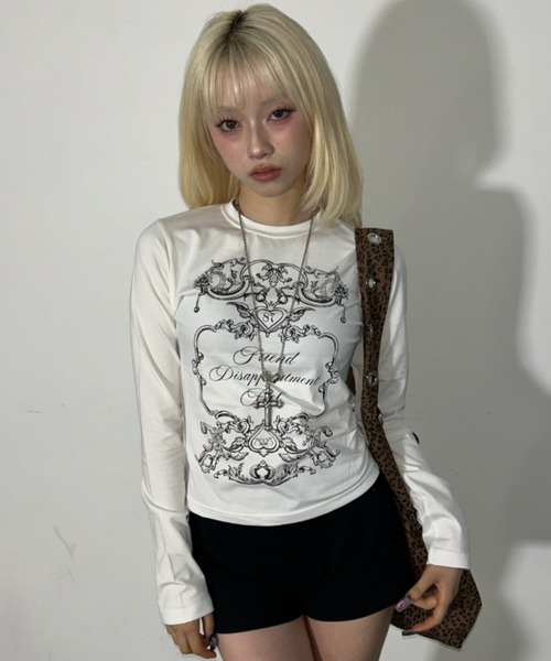 .KOM(ドットコム)の「A'GEM/9 × .kom 『.KOM/ドットケーオーエム』Gothic Frame Print Long Sleeve/ゴシックフレームプリントロングスリーブ(Tシャツ/カットソー・レディース・アイボリー/ブラック・FREE)」の15枚目の写真
