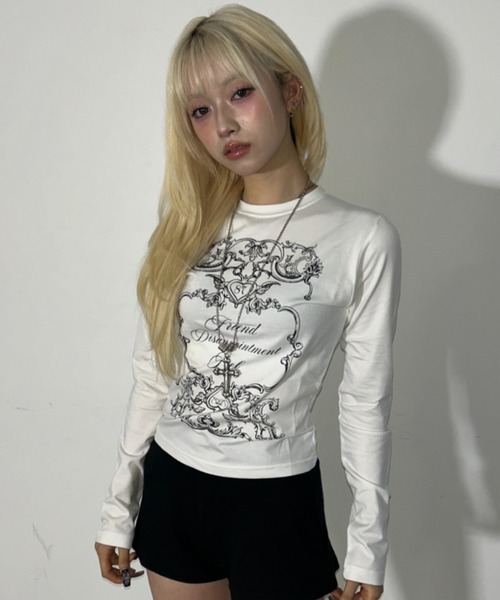 .KOM(ドットコム)の「A'GEM/9 × .kom 『.KOM/ドットケーオーエム』Gothic Frame Print Long Sleeve/ゴシックフレームプリントロングスリーブ(Tシャツ/カットソー・レディース・アイボリー/ブラック・FREE)」の16枚目の写真