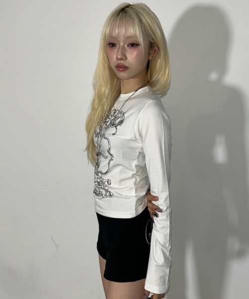 .KOM(ドットコム)の「A'GEM/9 × .kom 『.KOM/ドットケーオーエム』Gothic Frame Print Long Sleeve/ゴシックフレームプリントロングスリーブ(Tシャツ/カットソー・レディース・アイボリー/ブラック・FREE)」の19枚目の写真