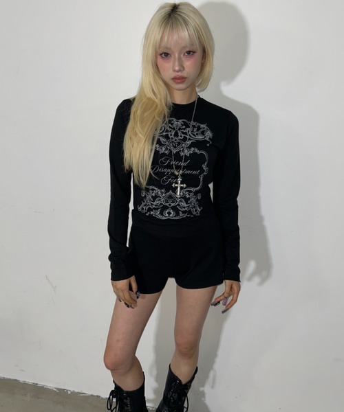 .KOM(ドットコム)の「A'GEM/9 × .kom 『.KOM/ドットケーオーエム』Gothic Frame Print Long Sleeve/ゴシックフレームプリントロングスリーブ(Tシャツ/カットソー・レディース・アイボリー/ブラック・FREE)」の10枚目の写真