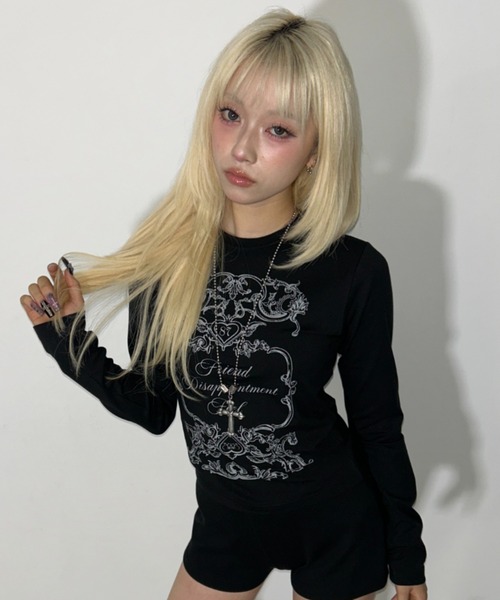 .KOM(ドットコム)の「A'GEM/9 × .kom 『.KOM/ドットケーオーエム』Gothic Frame Print Long Sleeve/ゴシックフレームプリントロングスリーブ(Tシャツ/カットソー・レディース・アイボリー/ブラック・FREE)」の9枚目の写真