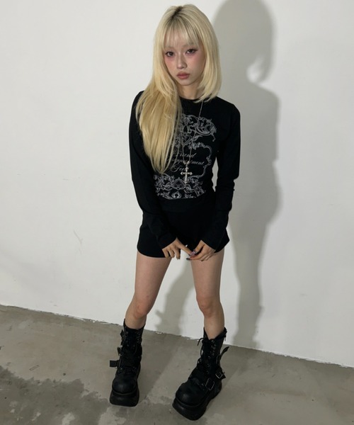 .KOM(ドットコム)の「A'GEM/9 × .kom 『.KOM/ドットケーオーエム』Gothic Frame Print Long Sleeve/ゴシックフレームプリントロングスリーブ(Tシャツ/カットソー・レディース・アイボリー/ブラック・FREE)」の11枚目の写真