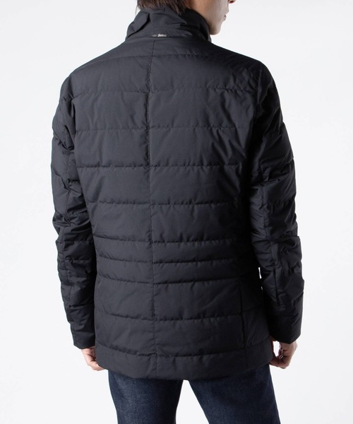 HERNO(ヘルノ)の「HERNO Laminar GORE-TEX INFINIUM WINDSTOPPER DOWN TAILORED JACKET ヘルノ ラミナー テイラード ダウンジャケット(ダウンジャケット/コート・メンズ・ブラック/ネイビー系1・48/52/46/50)」の4枚目の写真