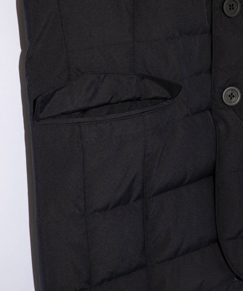 HERNO(ヘルノ)の「HERNO Laminar GORE-TEX INFINIUM WINDSTOPPER DOWN TAILORED JACKET ヘルノ ラミナー テイラード ダウンジャケット(ダウンジャケット/コート・メンズ・ブラック/ネイビー系1・48/52/46/50)」の10枚目の写真