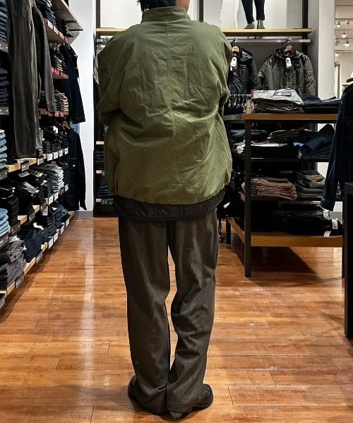BACK NUMBER(バックナンバー)の「【BACK NUMBER】ライナー付きショートモッズコート (ミリタリー/スタンドカラー/防風/2WAY/キルティング/ドローコード/ボクシーシルエット)(モッズコート・メンズ・キナリ/ブラック/オリーブ・M/XL/L)」の8枚目の写真