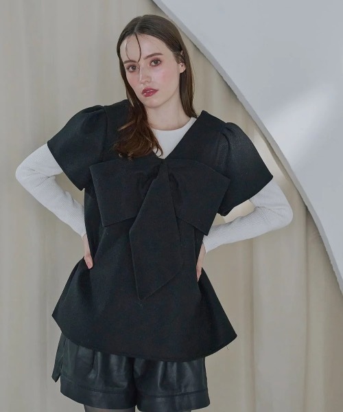 M y u(ミュー)の「BIG RIBBON パフジレTOPS(ベスト・レディース・ブラック/ベージュ・FREE)」の2枚目の写真