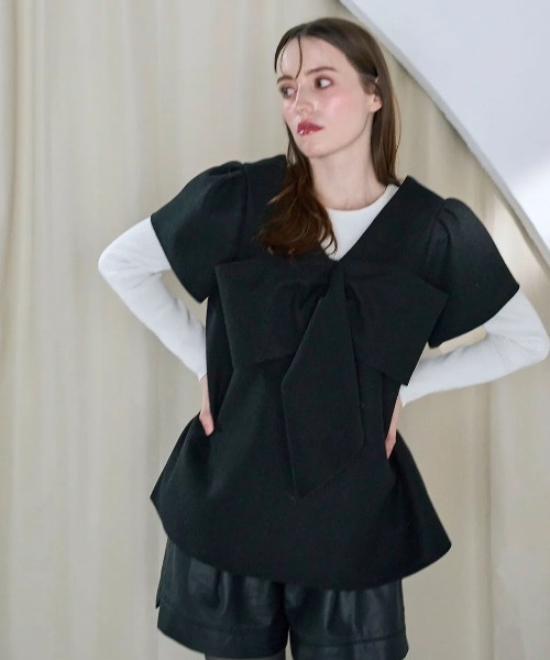 M y u(ミュー)の「BIG RIBBON パフジレTOPS(ベスト・レディース・ブラック/ベージュ・FREE)」の4枚目の写真
