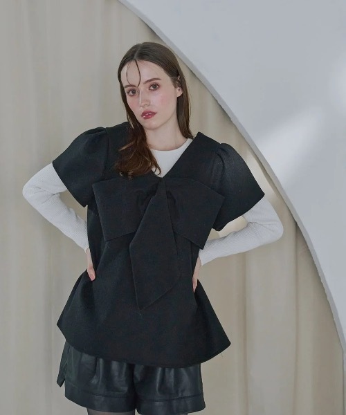 M y u(ミュー)の「BIG RIBBON パフジレTOPS(ベスト・レディース・ブラック/ベージュ・FREE)」の3枚目の写真