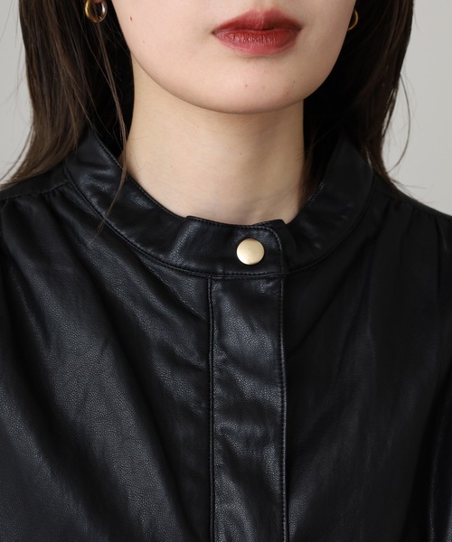 Anna Nicola(アンナニコラ)の「Anna Nicola フェイクレザーブルゾン(ノーカラージャケット・レディース・ブラック/モカ・38)」の15枚目の写真