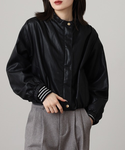 Anna Nicola(アンナニコラ)の「Anna Nicola フェイクレザーブルゾン(ノーカラージャケット・レディース・ブラック/モカ・38)」の5枚目の写真